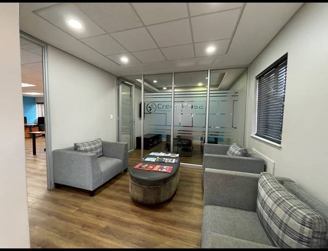 514M² OFFICE FOR SALE IN LYME PARK